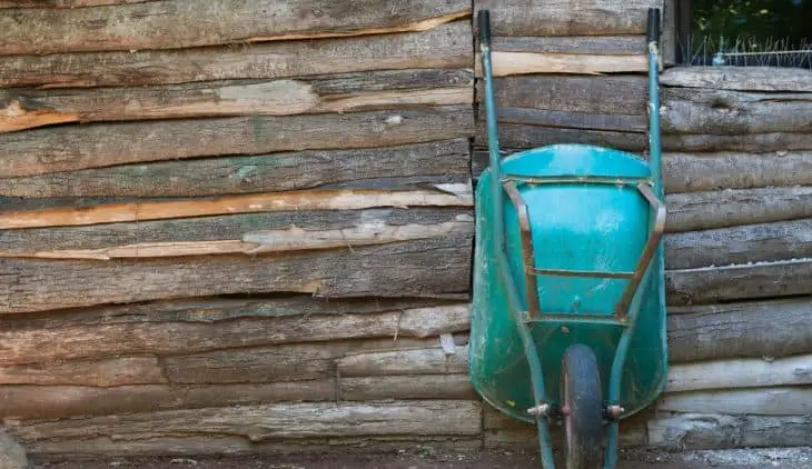Different Ways Of Hanging A Wheelbarrow On The Wall