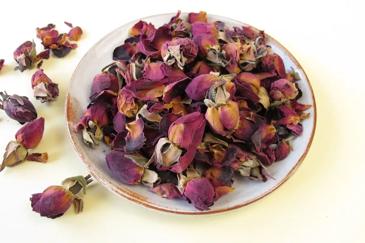 How To Make Potpourri From Roses - Easy Tutorial