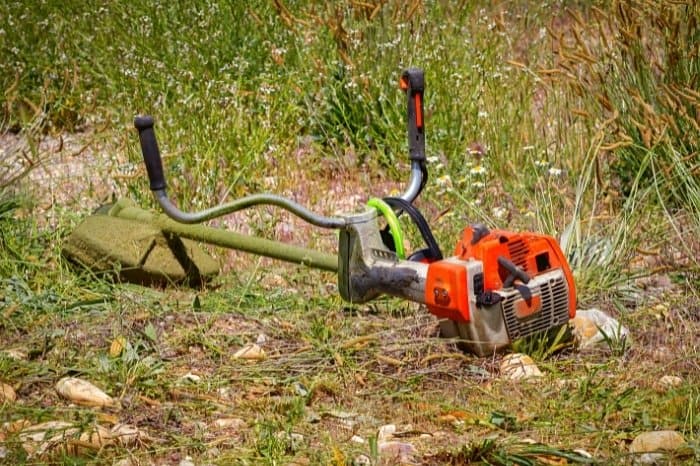 Pros And Cons Of A Battery Powered Weed Wacker - Battery Life