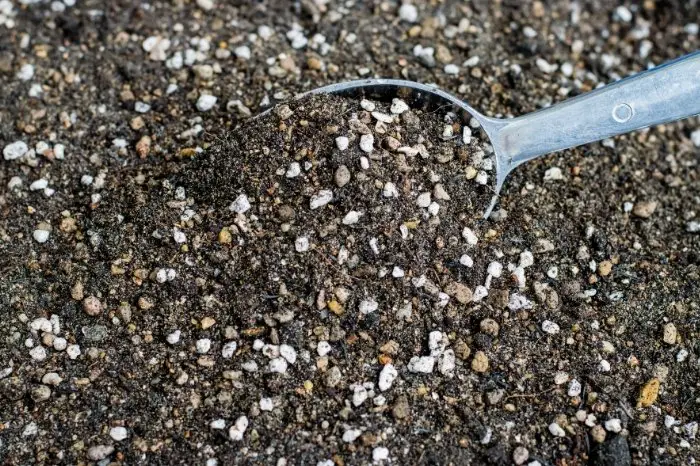 Soil Is A Mixture Of 4 Ingredients